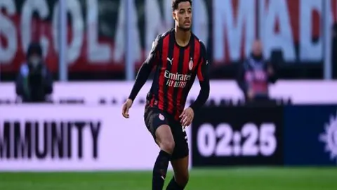 2025年无锡赛区青嘉篮球预选赛：中国公开赛轻取冠军